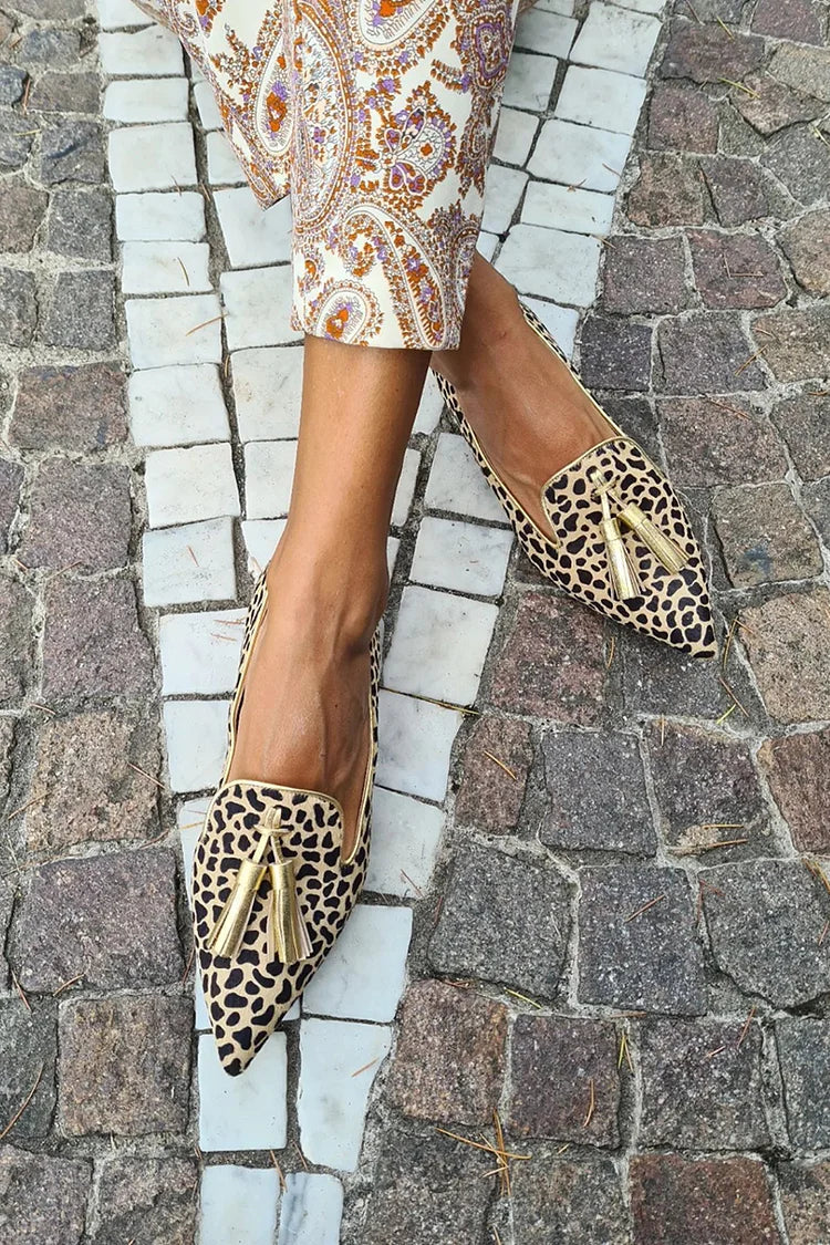 Ella & James | POINTED LOAFERS WITH POMPOMS