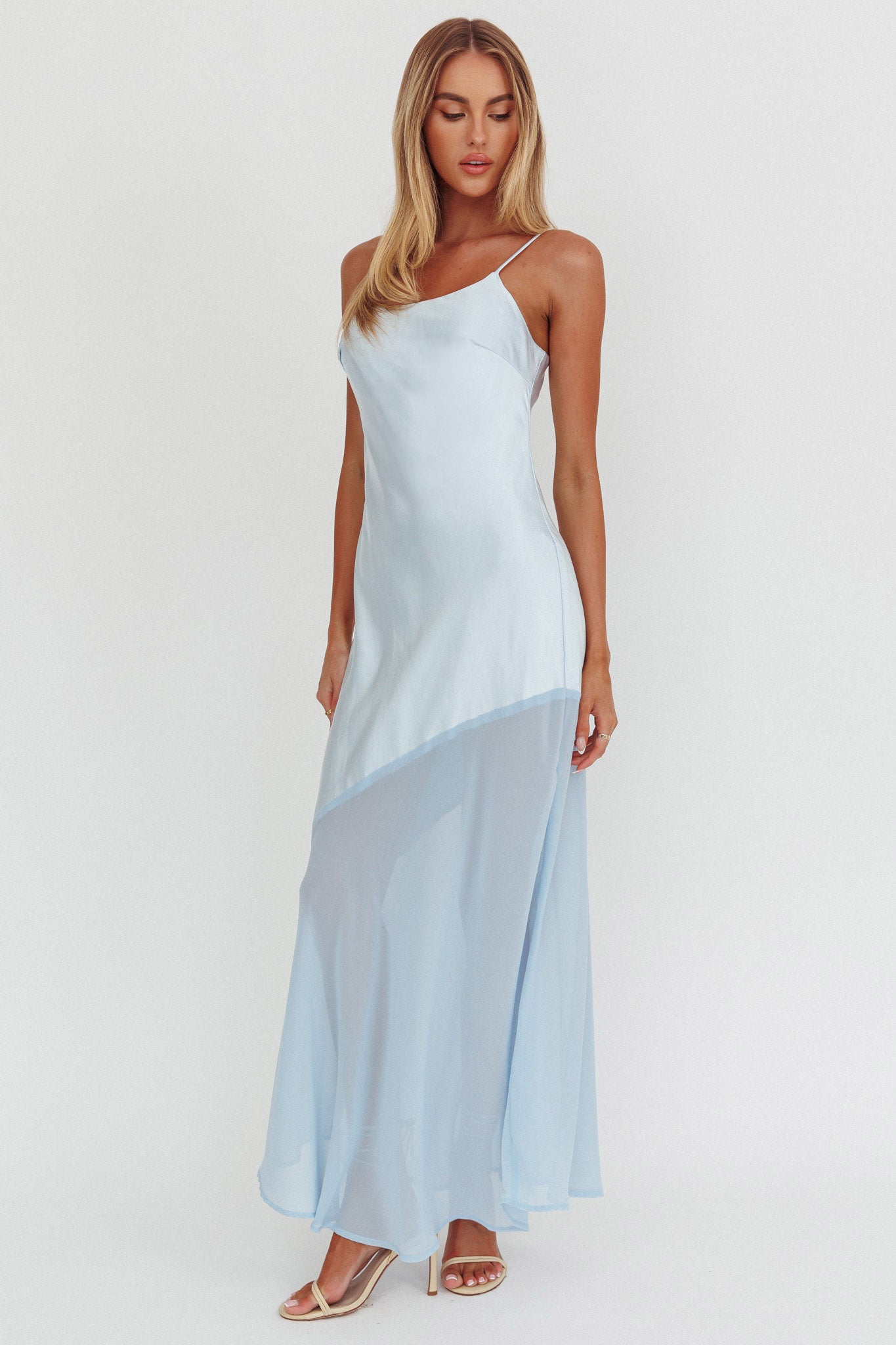 Isabela – Long Dress with Ethereal Elegance