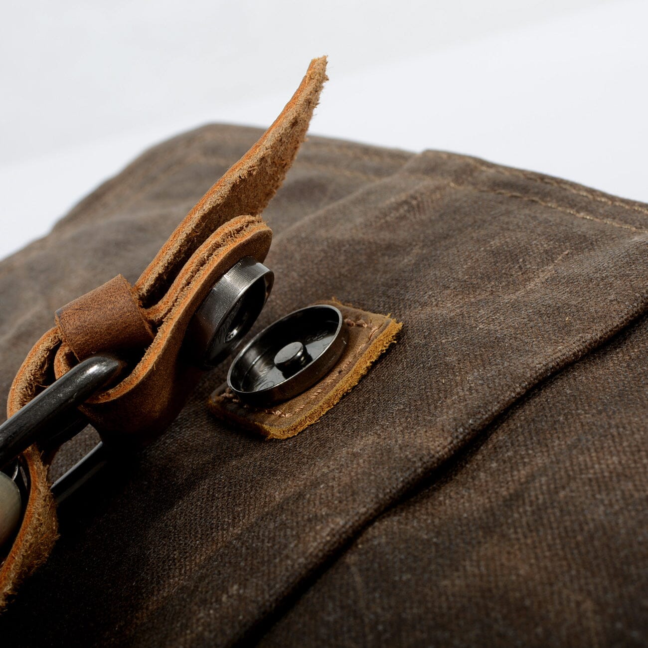 Small Canvas Messenger Bag | Theron